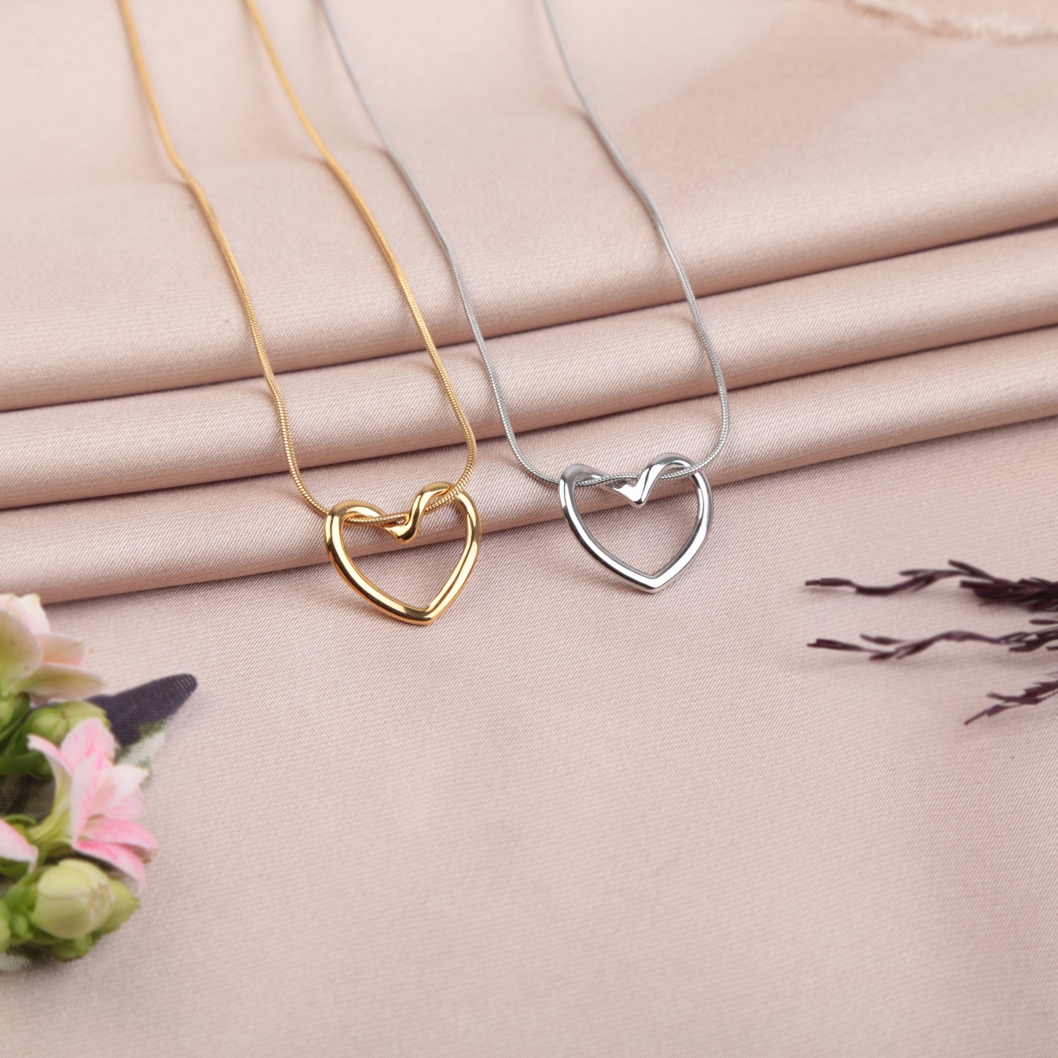 Heart Necklace, Pendant Necklace, Lovers Necklace, Dainty Necklace, Love Necklace, Tiny Necklace, Chain necklace