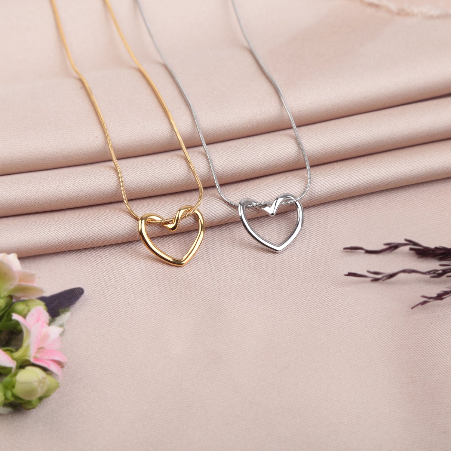 Heart Necklace, Pendant Necklace, Lovers Necklace, Dainty Necklace, Love Necklace, Tiny Necklace, Chain necklace